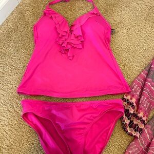 Kenneth Cole HOT PINK 2-piece swimsuit with coordinating coverup.  Sz 8 suit